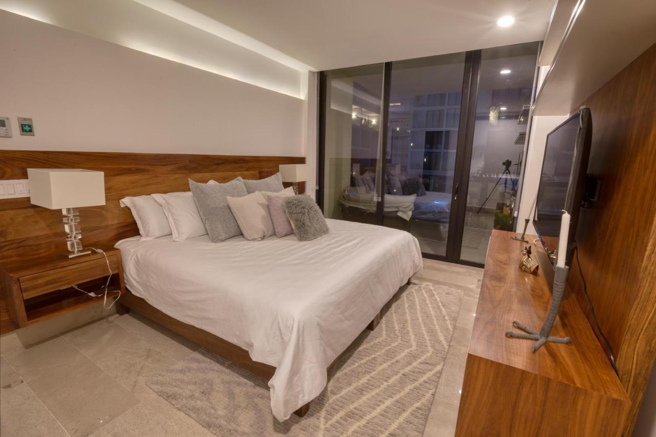 Astonishing With Balcony In A Private Complex With Pool And Gym Apartment Playa del Carmen