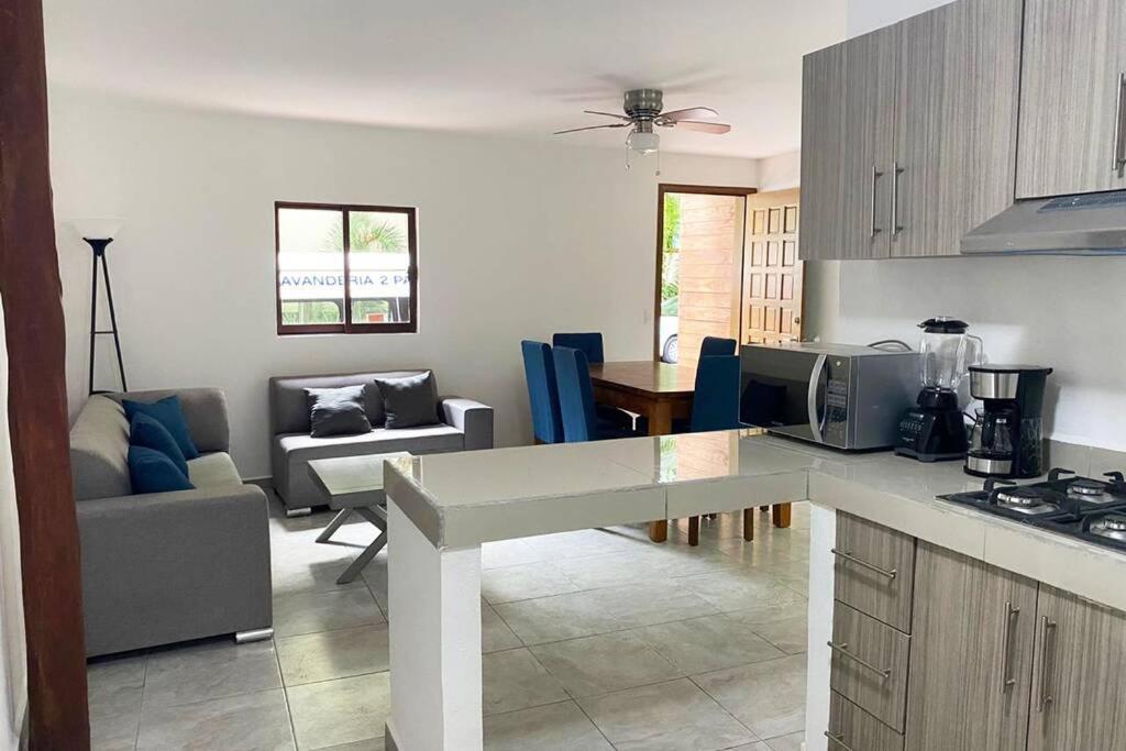 Nhà nghỉ Blue Angel 4 *