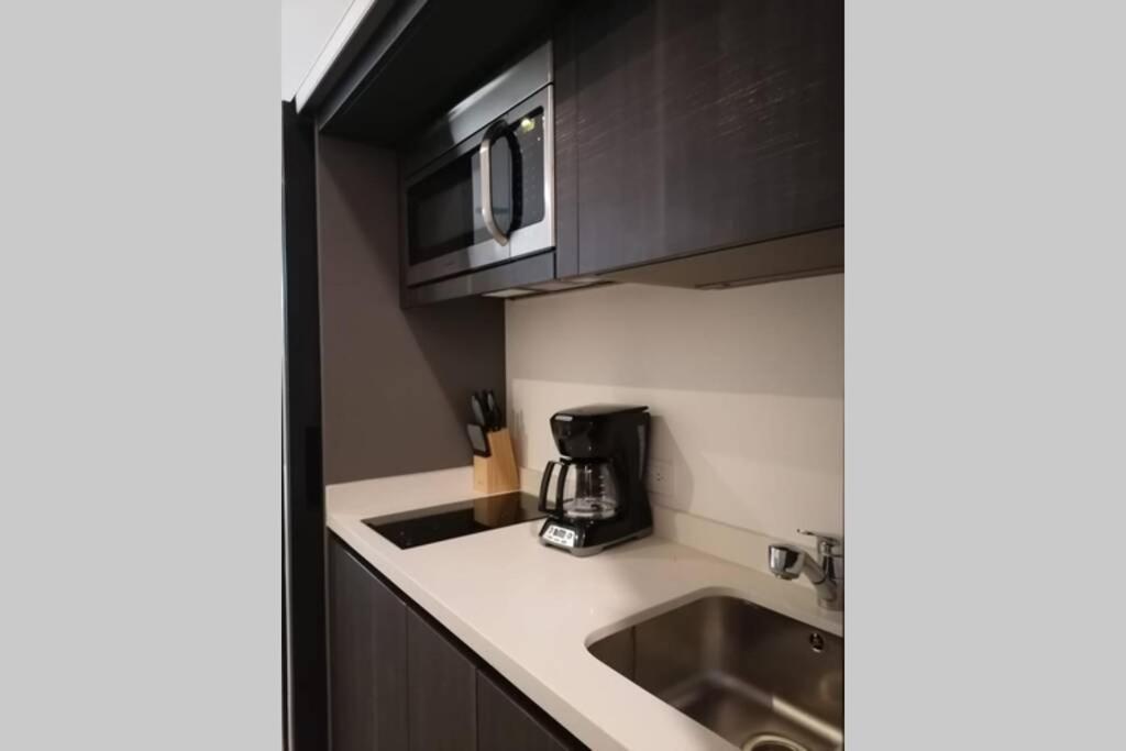 Downtown Apartment *