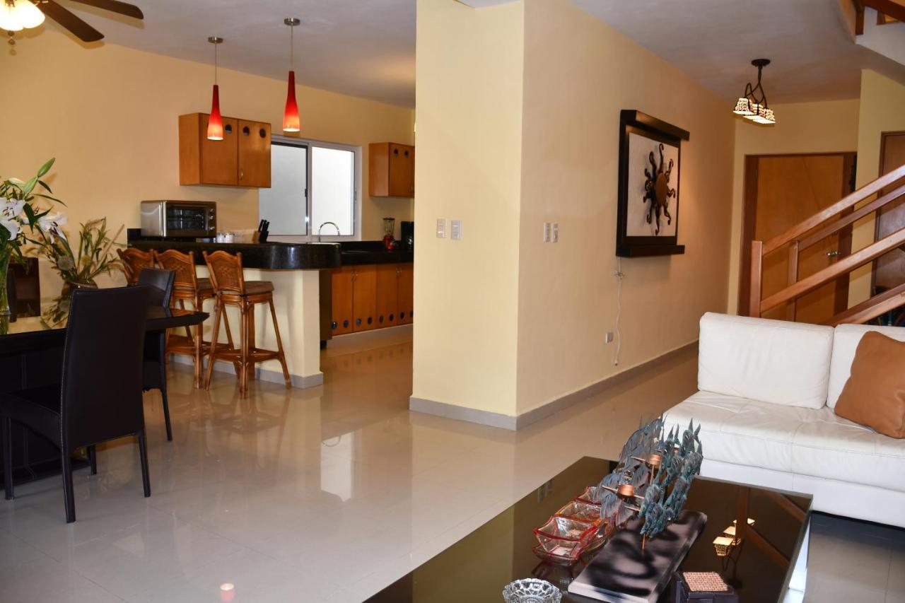 4 Bedroom Luxury Villa & 3 Bedroom Villa With Swimming Pool Close To The Beach Holiday home Playa del Carmen