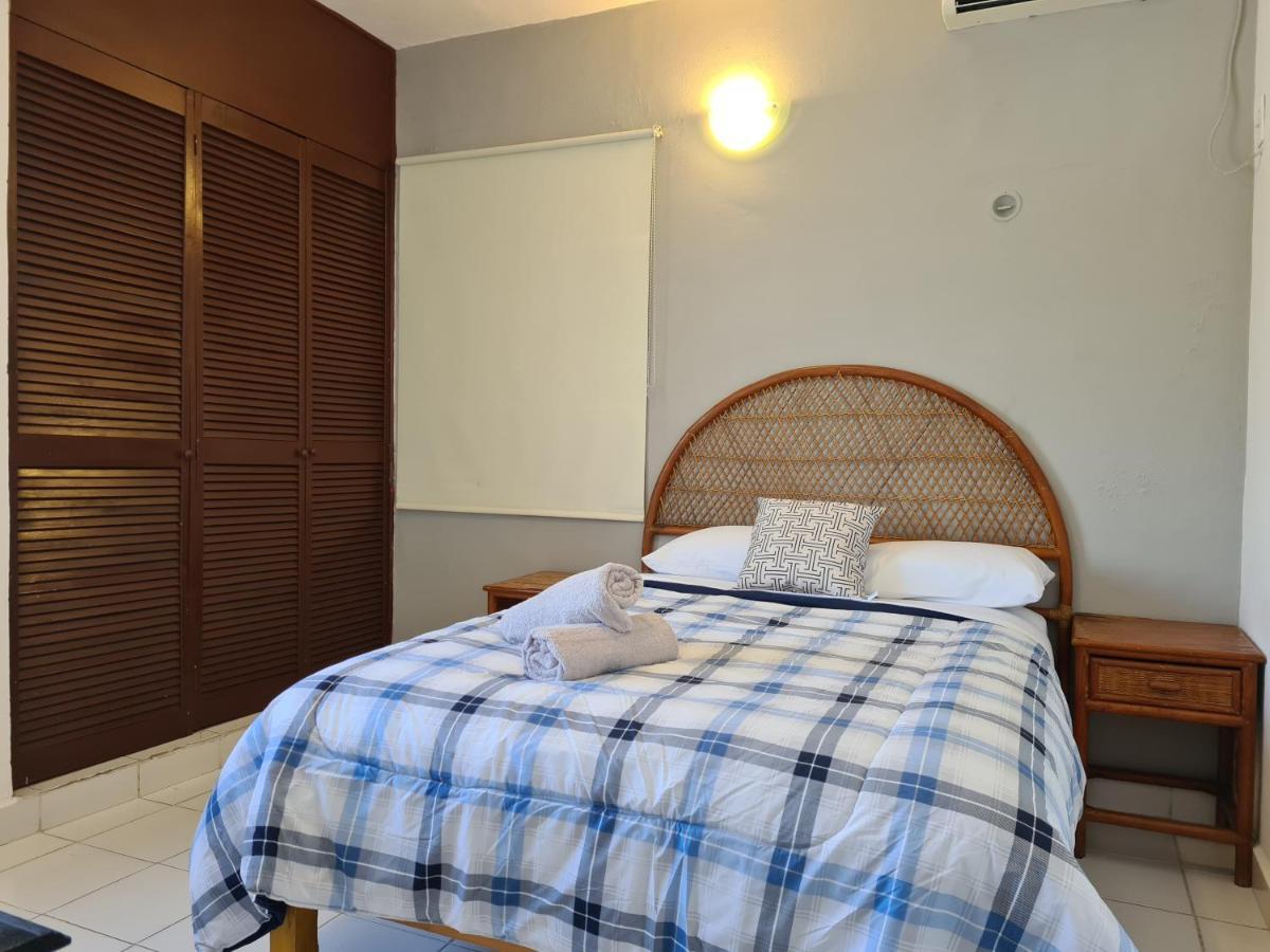 Ubicacion Inmejorable A Pasos De Playacar Y 5ta Av Apartment *