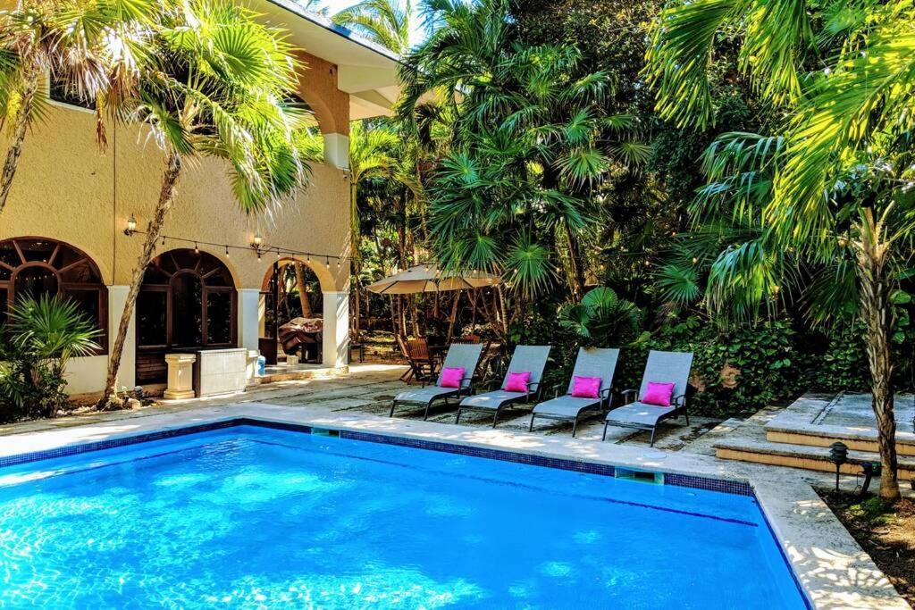 Steps To Ocean Huge Private Pool In Exclusive Fase 1 Playacar Villa Playa del Carmen