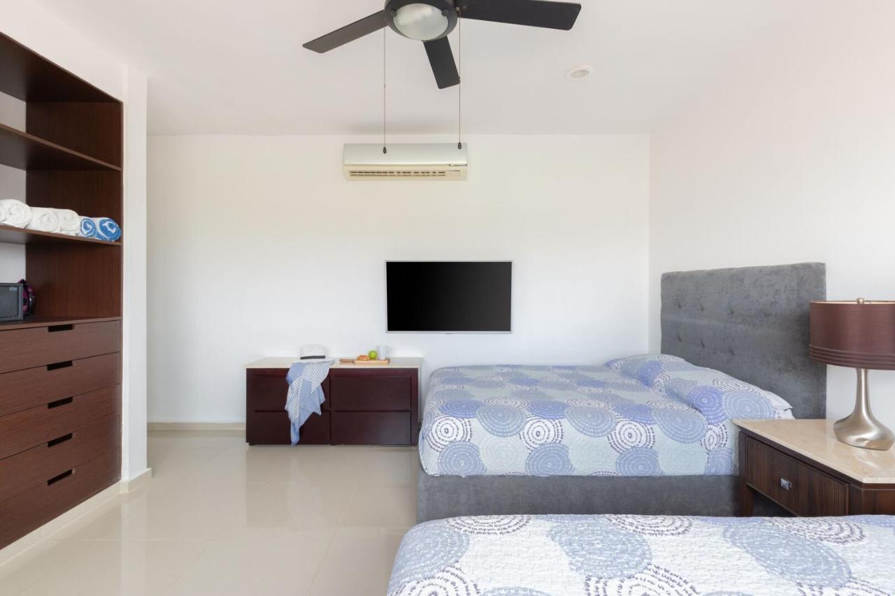 Phenomenal Combo Of 2 Separate Ph 1 In With Private Jacuzzi, Chic Amenities, Gym And 2 Rooftops