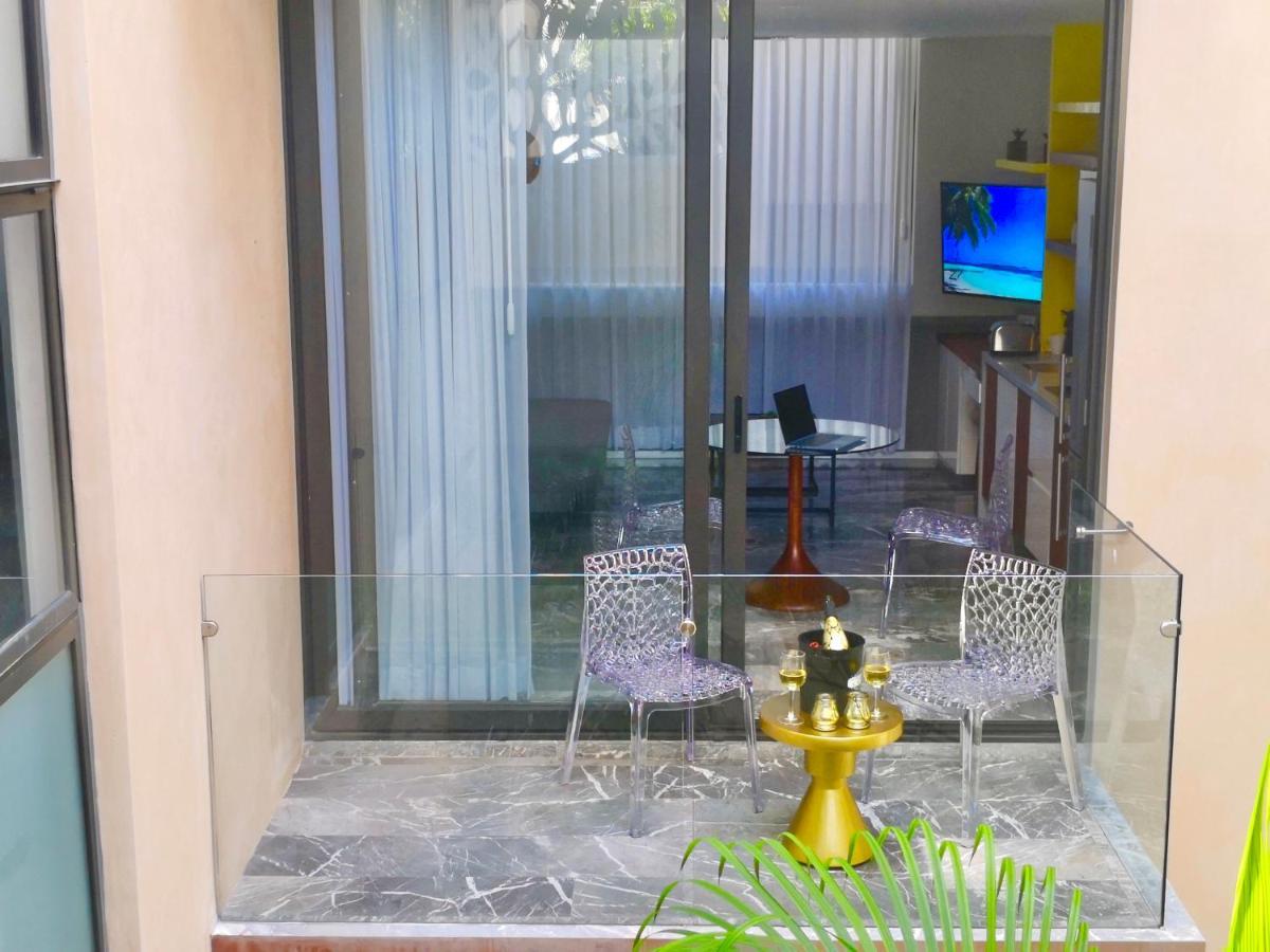Hotel Singular Joy Vacation