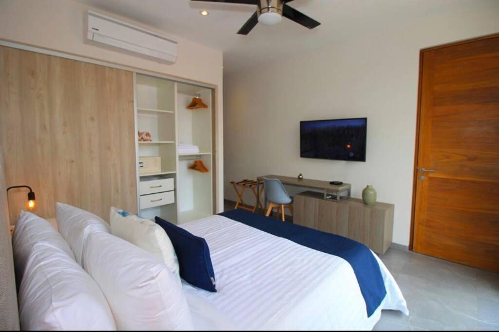 Playa Sirena In Playa Del Carmen, Mexico Apartment *