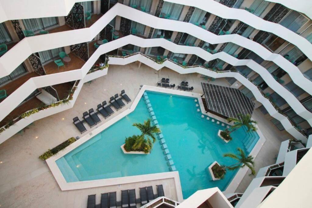 Playa Sirena In Playa Del Carmen, Mexico Apartment *