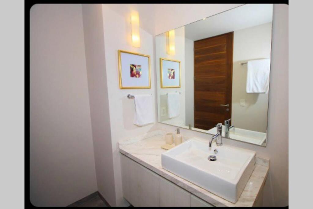Playa Sirena In Playa Del Carmen, Mexico Apartment *