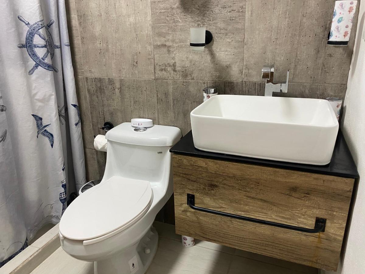 Nhà nghỉ Blue Angel 4 *