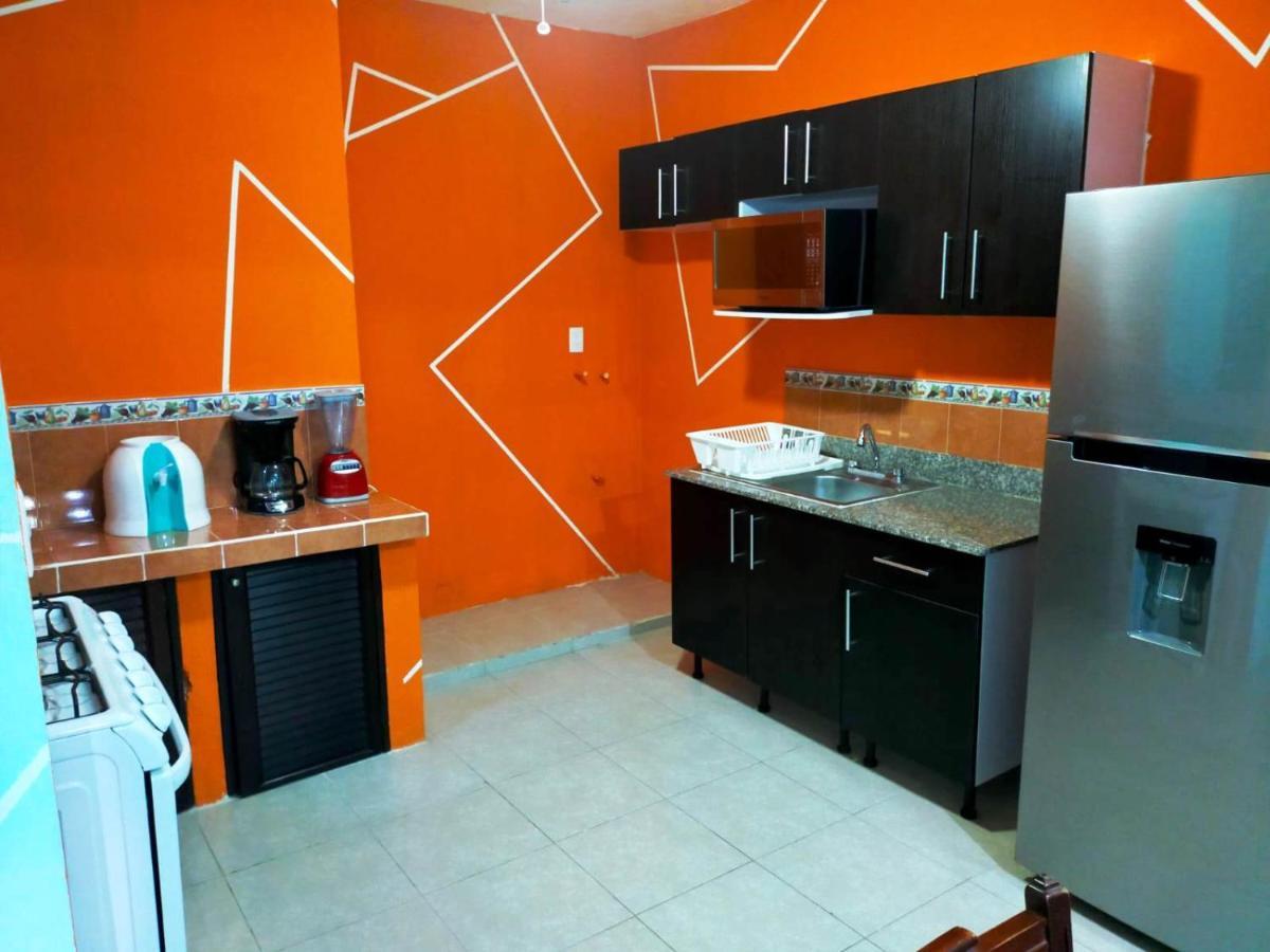 Holiday home Casa Mexicana Amplia Con Seguridad, Alberca Y Parking