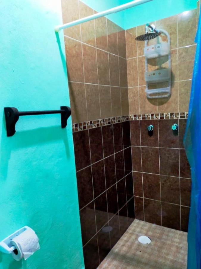 Casa Mexicana Amplia Con Seguridad, Alberca Y Parking