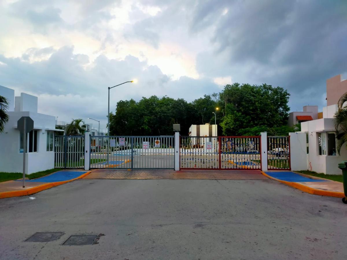 Casa Mexicana Amplia Con Seguridad, Alberca Y Parking *
