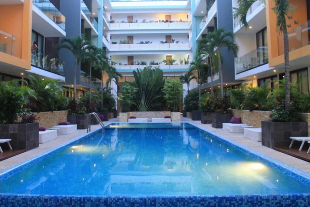 2223 The Place To In * Playa del Carmen