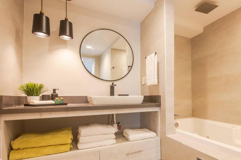 Apartment Location- 3-bdr Penth-150 Mbps- Pool- Priv Rooftop