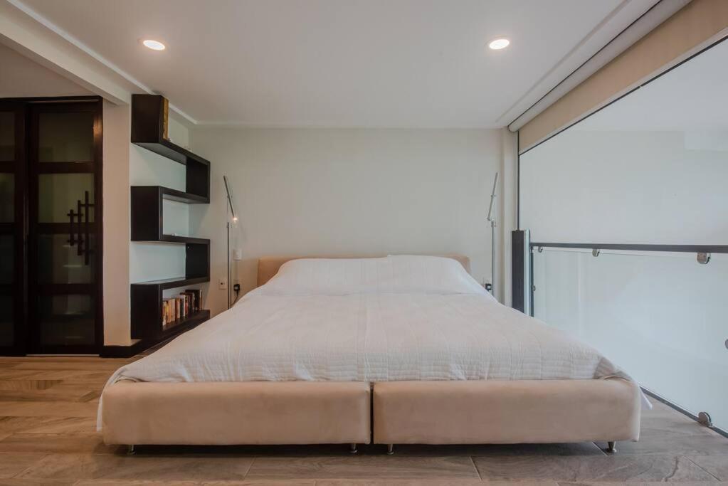 Location- 3-bdr Penth-150 Mbps- Pool- Priv Rooftop Apartment