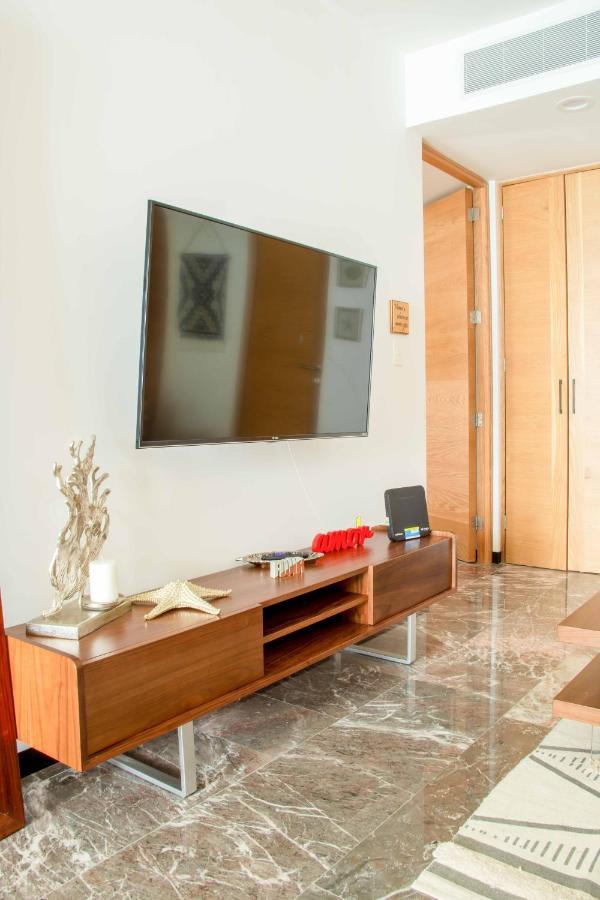 Hostpal In Great View And Location Apartment *