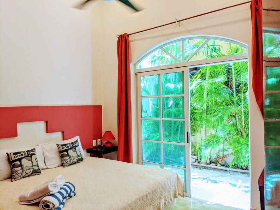 9br 6ba Large Groups! Location In Town Walk To Beach, 5th Ave Cozumel Ferry, Shopping, Nightlife! Roof Plunge Pool!! Castillo Playacar Fase 1 25max Playa del Carmen