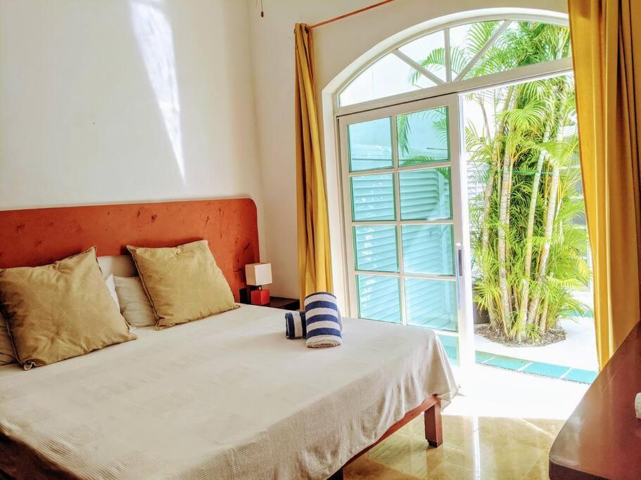 Nhà nghỉ 9br 6ba Large Groups! Location In Town Walk To Beach, 5th Ave Cozumel Ferry, Shopping, Nightlife! Roof Plunge Pool!! Castillo Playacar Fase 1 25max *