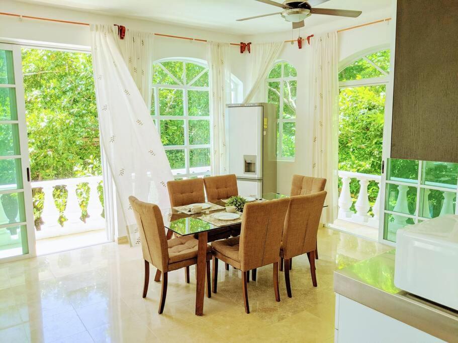 9br 6ba Large Groups! Location In Town Walk To Beach, 5th Ave Cozumel Ferry, Shopping, Nightlife! Roof Plunge Pool!! Castillo Playacar Fase 1 25max * Playa del Carmen