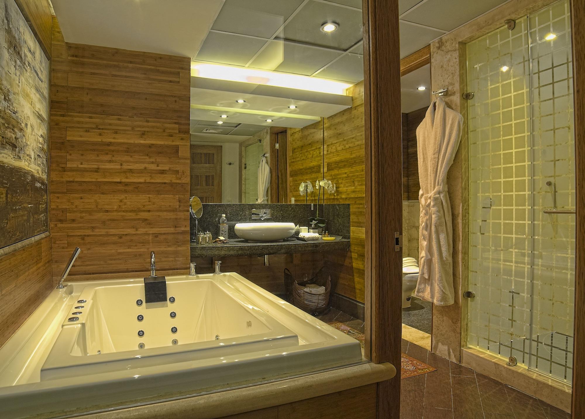 Hotel La Divina By Aldea Thai