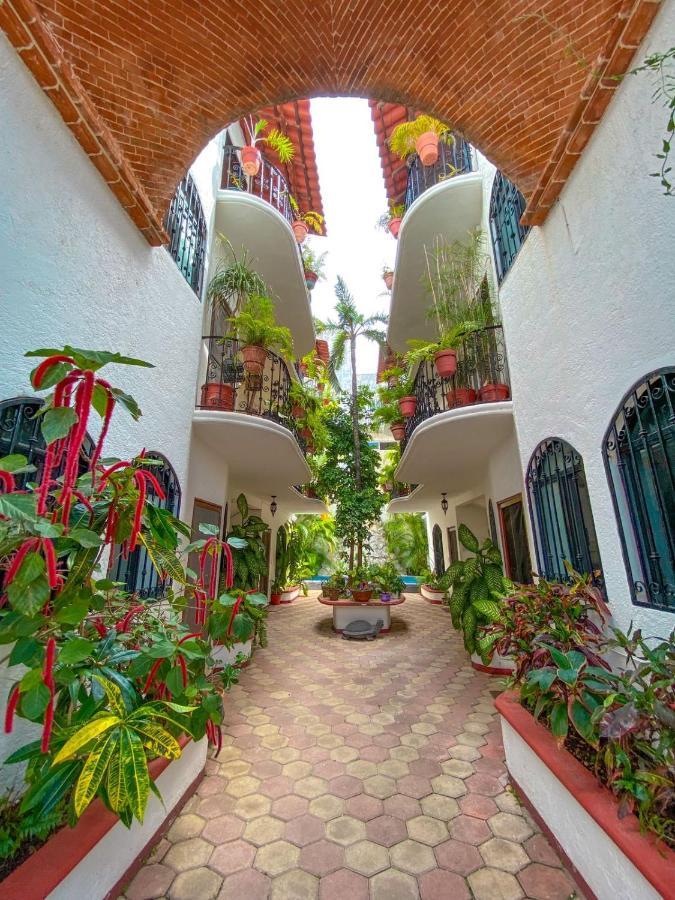 Apartment W/ Prime Location Mexican Colonial Style *