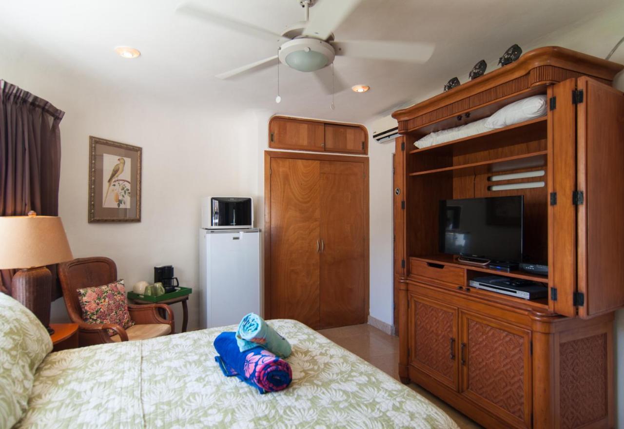 Apartment Blue Palms Suites, Pool Onsite, Steps To The & 5th Ave