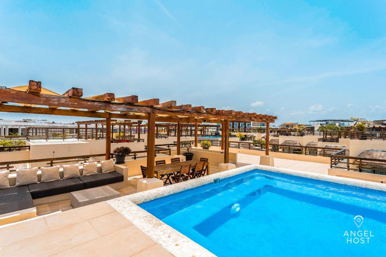 Magnificent Oceanview Rooftop Lounge With Plunge Pool
