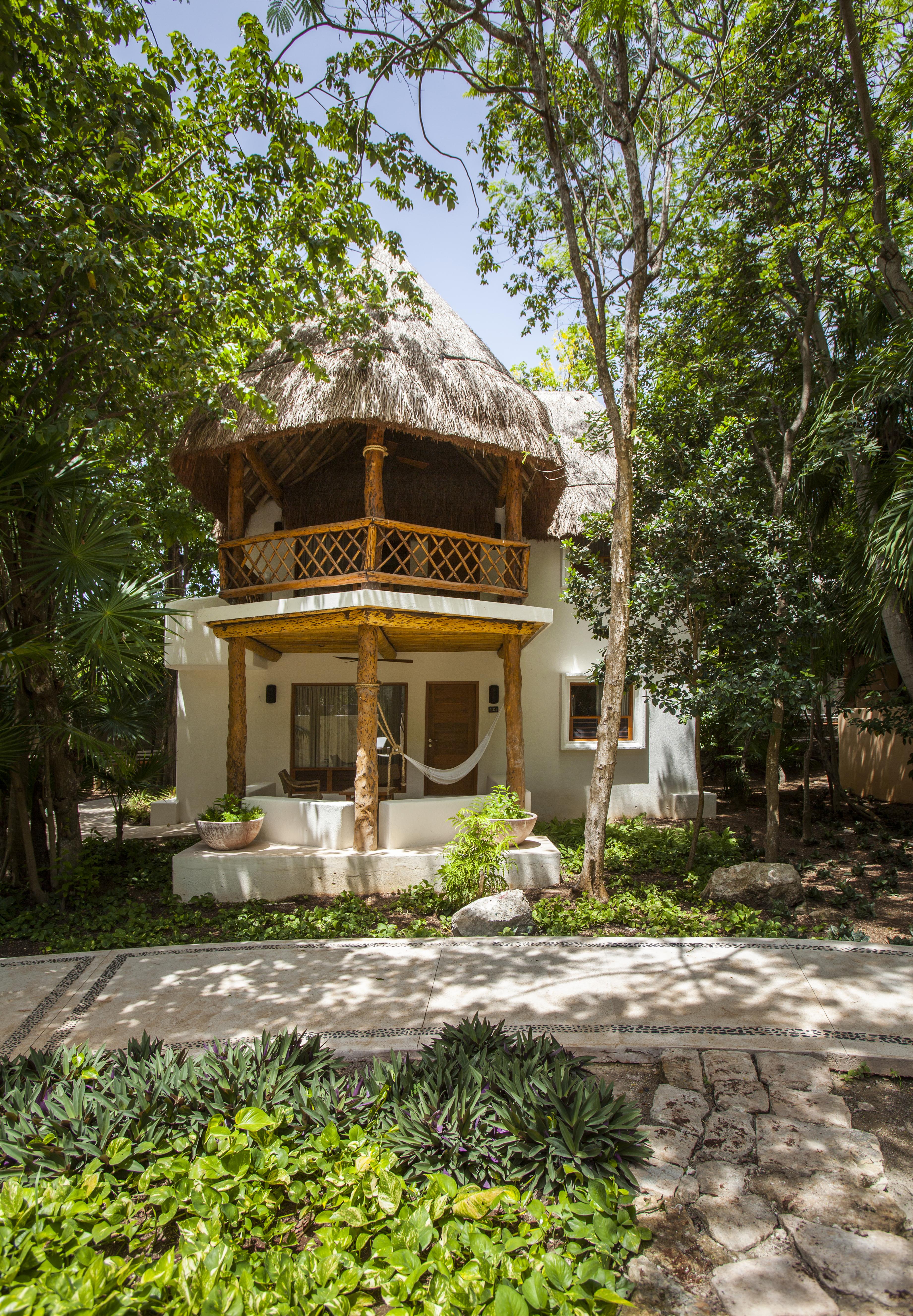 Mahekal Front & Playa del Carmen
