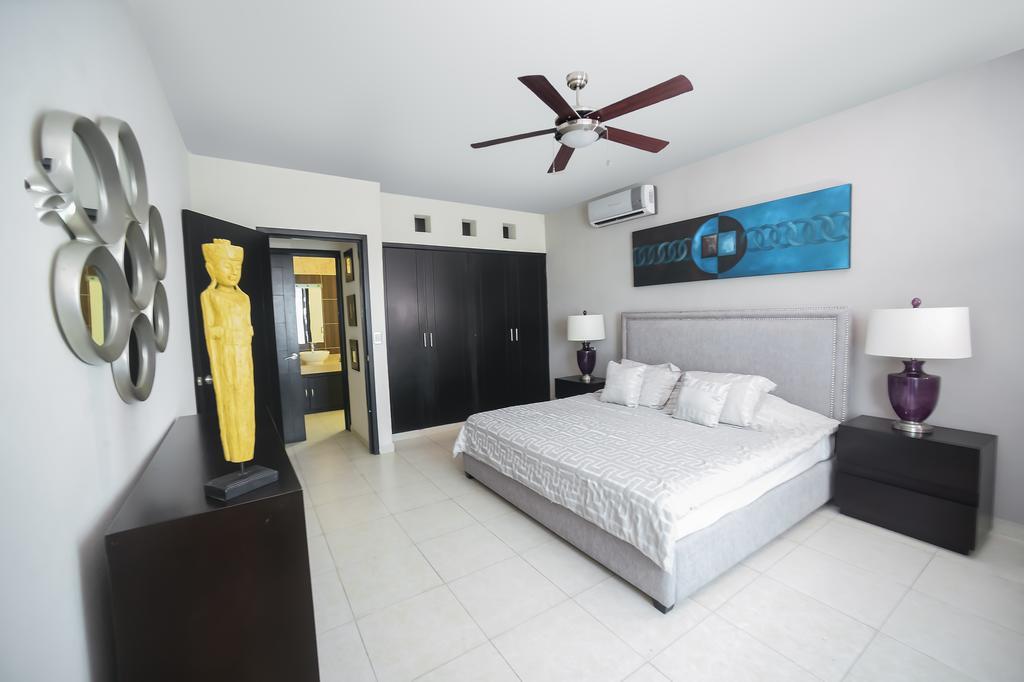 Encanto Riviera Apartahotel