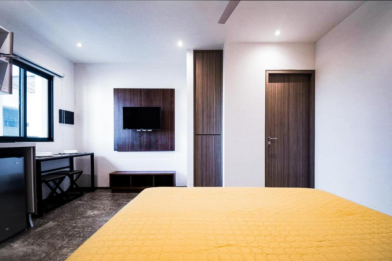 Apartahotel Dewl Estudios : El Mexicano