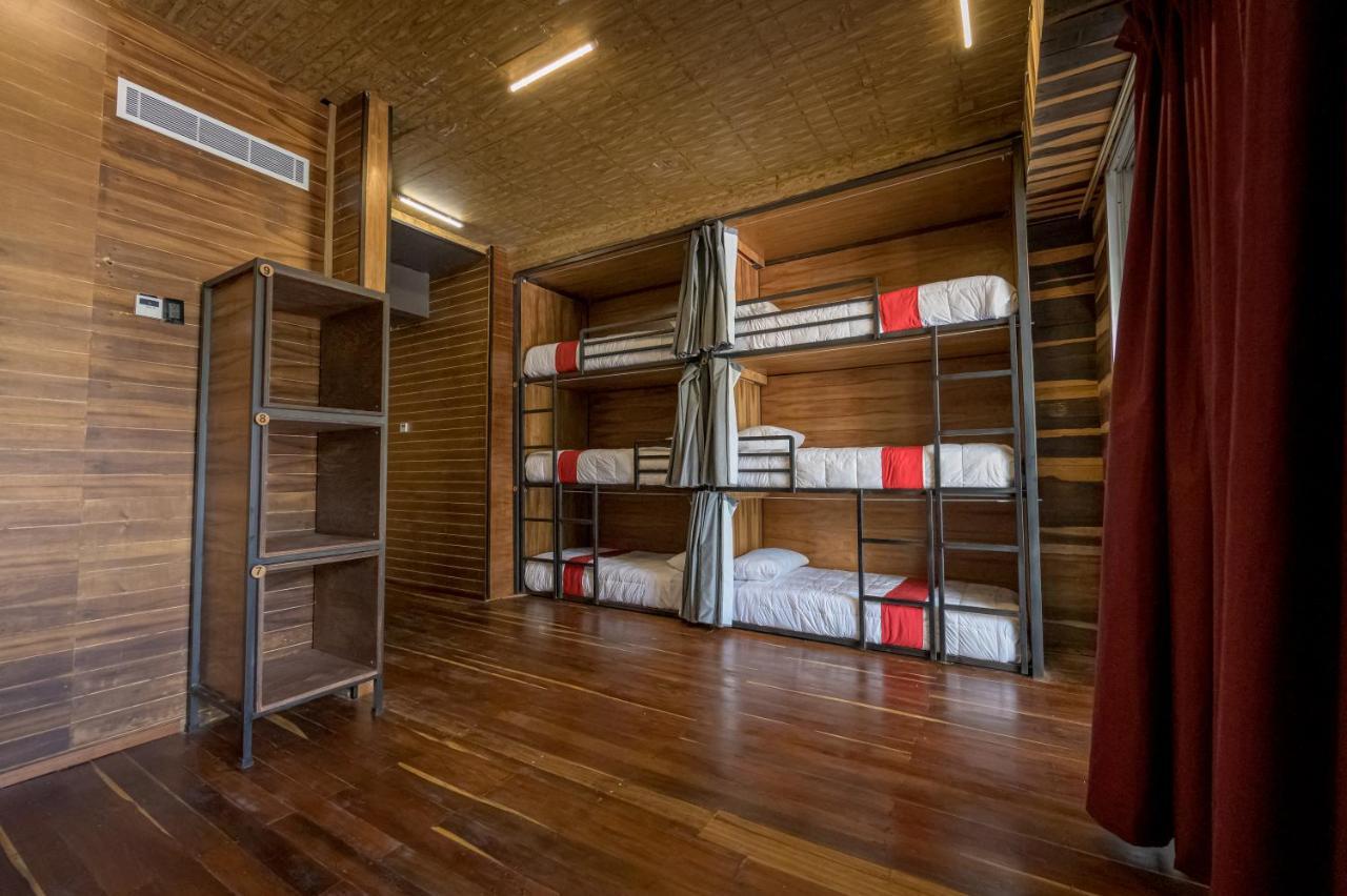 Reina Roja Hostal *