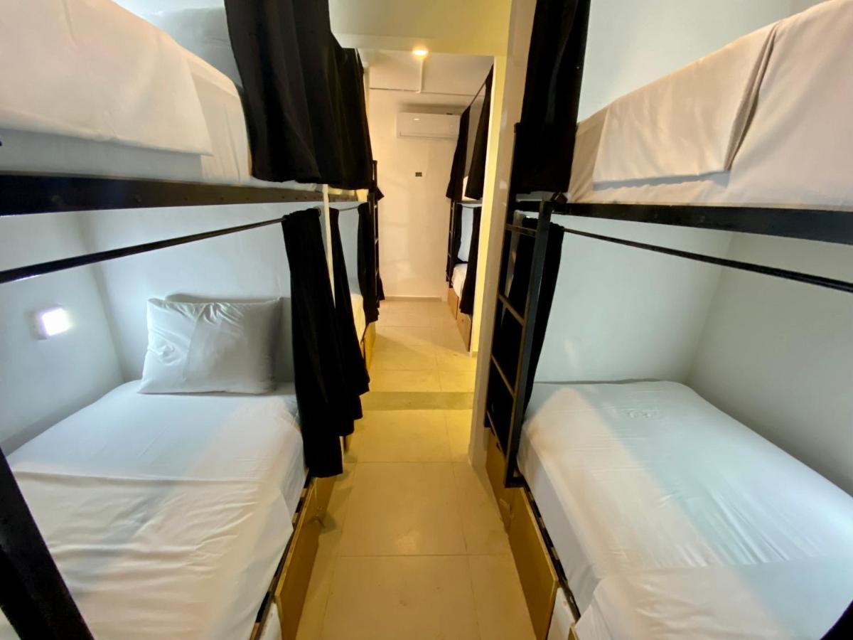 Hostel Why Not Rooftop Party Playa del Carmen