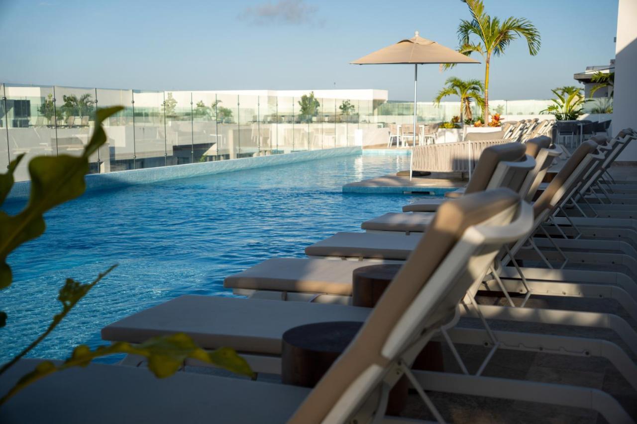 New & Equipped Steps From The With Pool Jacuzzi By Yeah Apartment