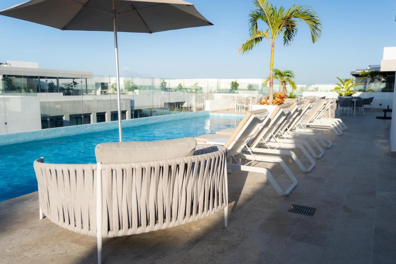 New & Equipped Steps From The With Pool Jacuzzi By Yeah Apartment