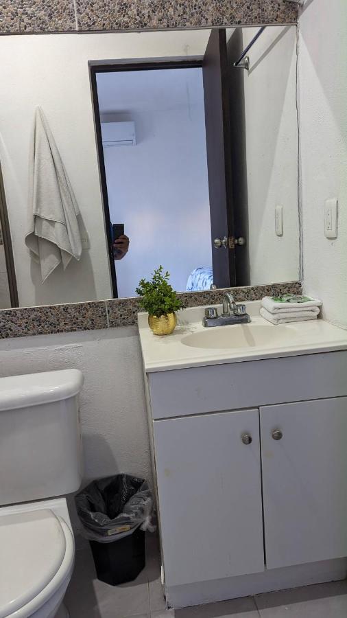 Playa Suites Khách sạn 3*