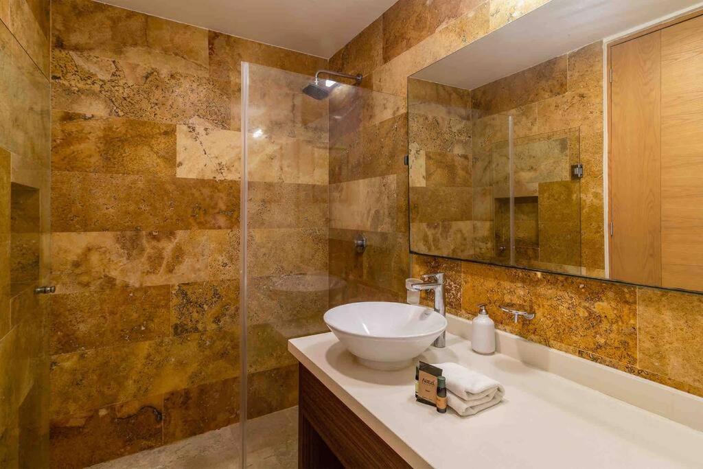 The Shore - Luxury Apartment