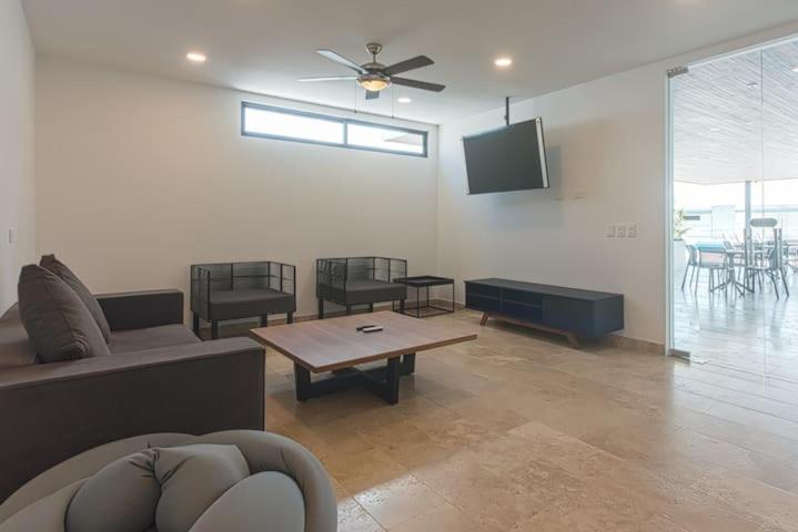 Ipana Condo, Rooftop Pools, Gym, Walk To Apartment Playa del Carmen