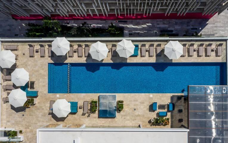 Ipana Condo, Rooftop Pools, Gym, Walk To Playa del Carmen