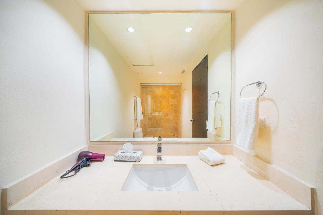 Ocean View Condo - 2 Bedrooms - At The Elements Condos - Castillo De Arena Holiday home Playa del Carmen