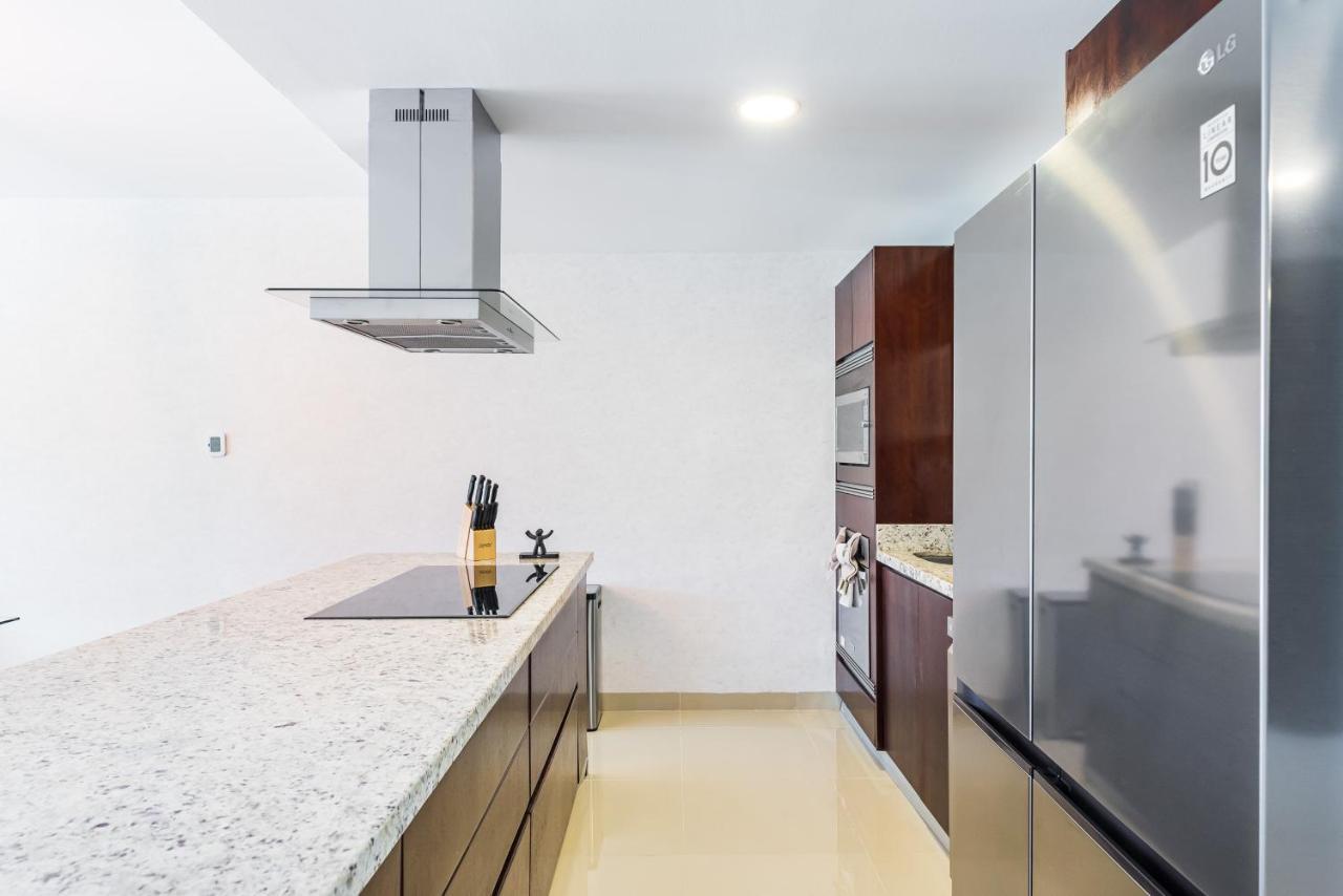 Apartment 402n Casa Lucerna Apts