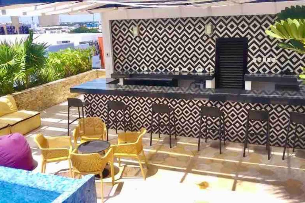 Your Exclusive In The - Amenities & Services For Free!!
