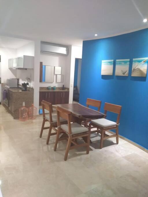 Comodo Departamento Con Alberca. * Playa del Carmen