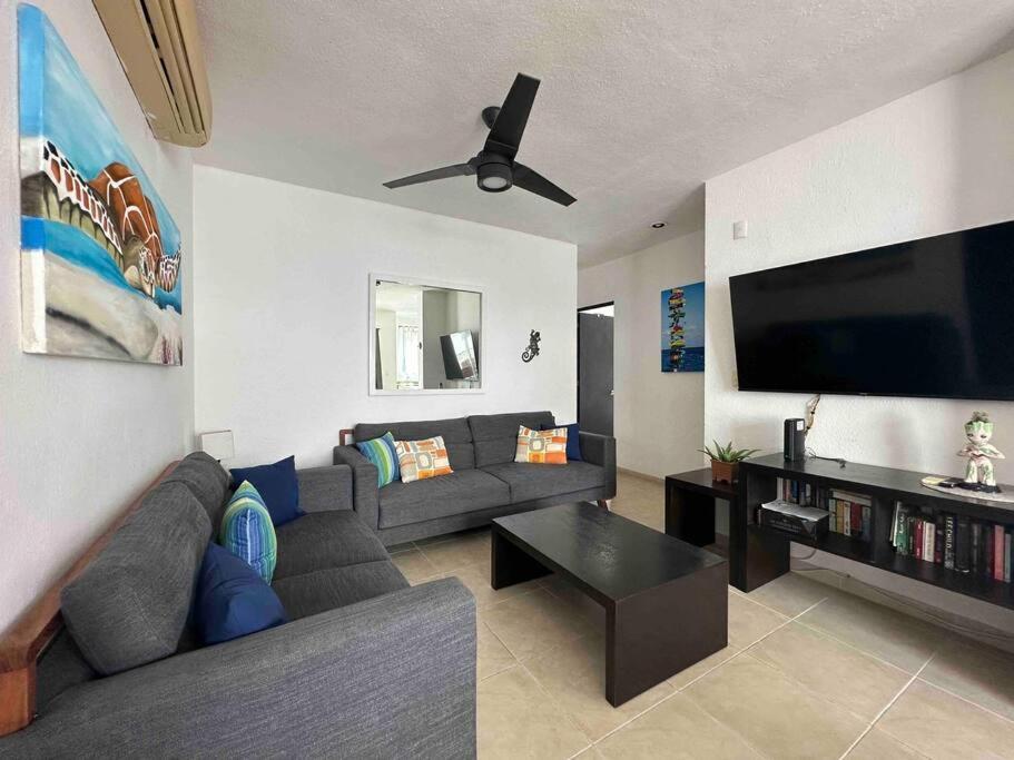 Apartamento G302 - Perfectly Located Penthouse With Heated Pool! *