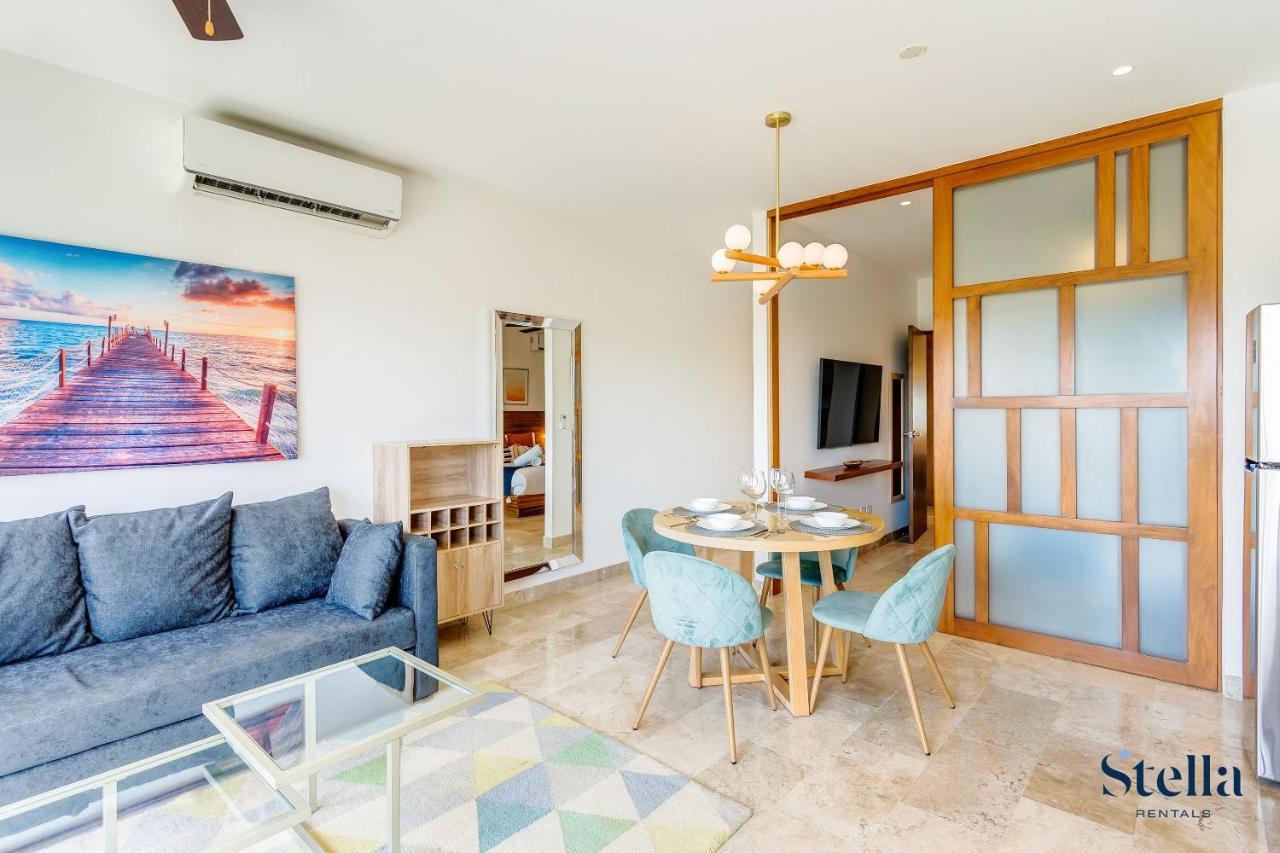 Ipana Condo, Rooftop Pools, Gym, Walk To Apartment