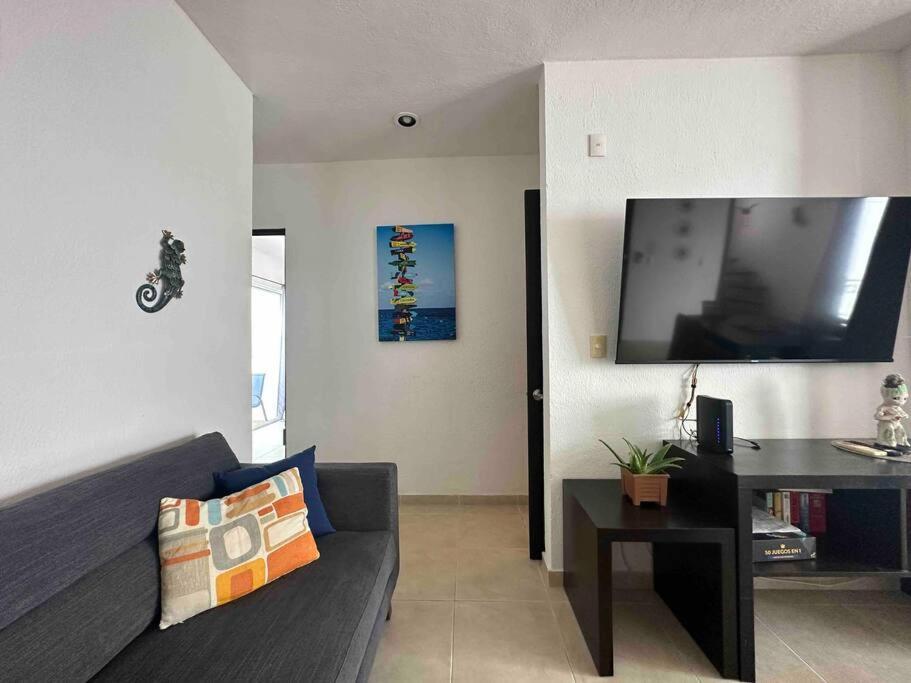 G302 - Perfectly Located Penthouse With Heated Pool! Apartamento Playa del Carmen