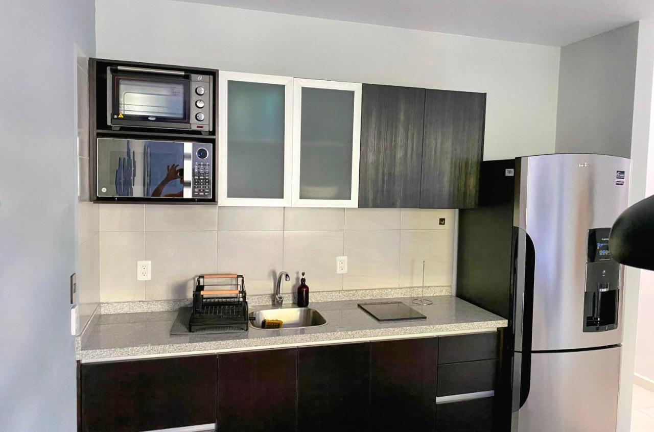 Riviera - New 2br W. Big Pool & Jacuzzi