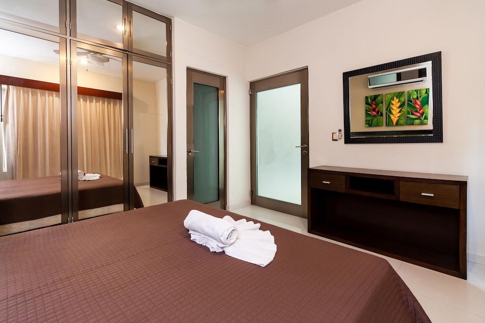 Apartahotel Encanto Riviera