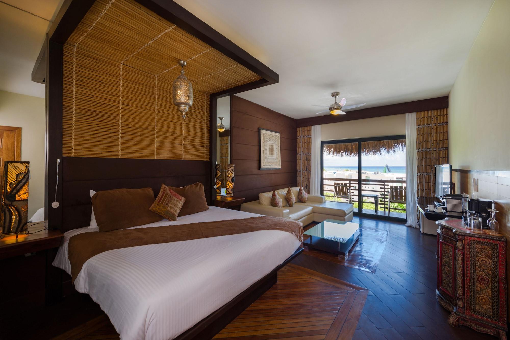 Hotel La Divina By Aldea Thai 4*