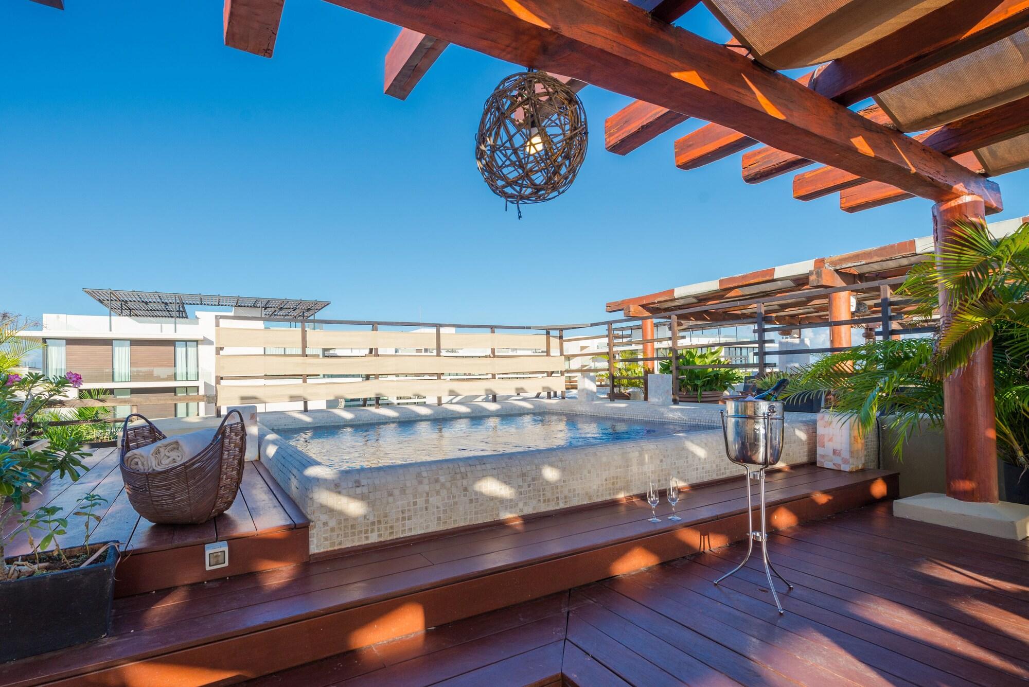 La Divina By Aldea Thai Hotel 4*