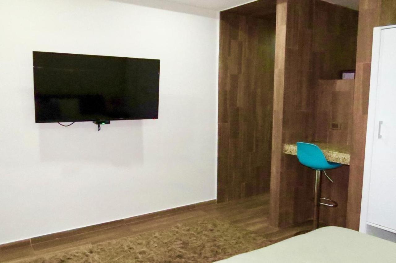 Palmarena & Residences - Long Comfort With Parking, Sauna, Gym & Pool - Steps From 5th Avenue
