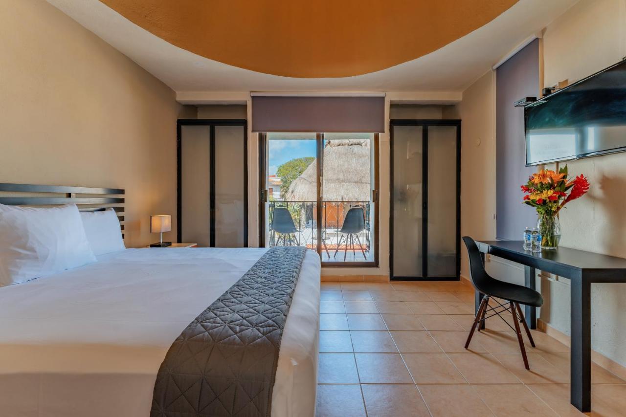 Brisas 5a Av, Khách sạn 4*